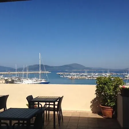 La Terrazza Sul Porto - Alojamento de Acomodação e Pequeno-almoço 3*
