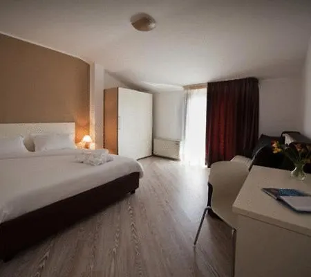 La Terrazza Sul Porto - 3*