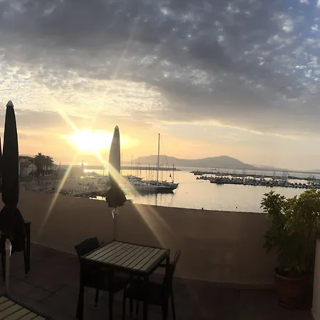 La Terrazza Sul Porto - Nocleg ze śniadaniem 3*