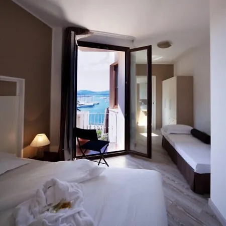 La Terrazza Sul Porto - Nocleg ze śniadaniem