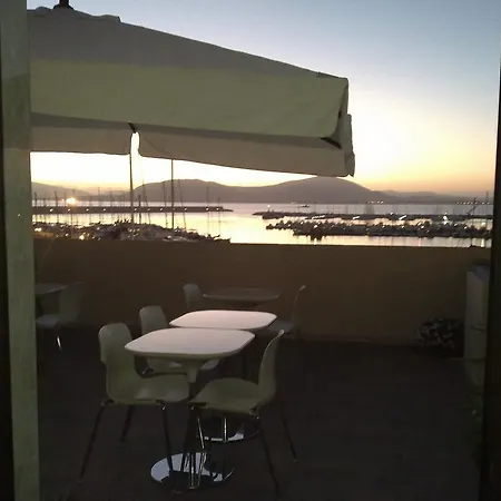 La Terrazza Sul Porto - 3*
