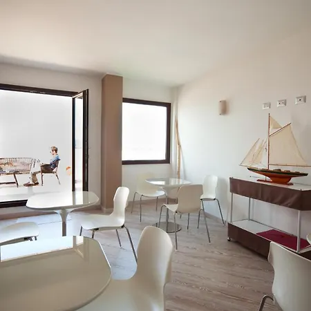 Bed & Breakfast La Terrazza Sul Porto - 3*