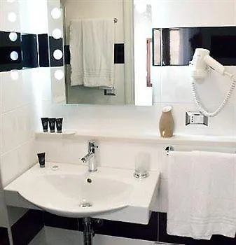 ベッド・アンド・ブレックファスト La Terrazza Sul Porto - 3*