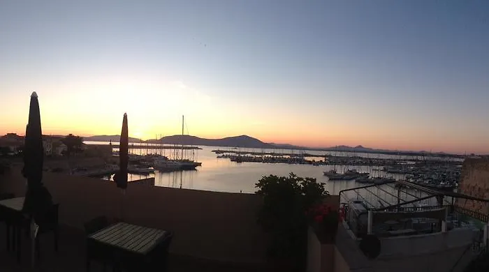 La Terrazza Sul Porto - ベッド・アンド・ブレックファスト 3*