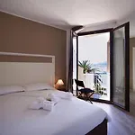 Bed & Breakfast La Terrazza Sul Porto - 3*